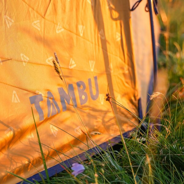 TAMBU Outdoor Camping Zelt für 2-3 Personen nachhaltiges Tunnelzelt wasserdicht aus recyceltem Material mit Doppelwand